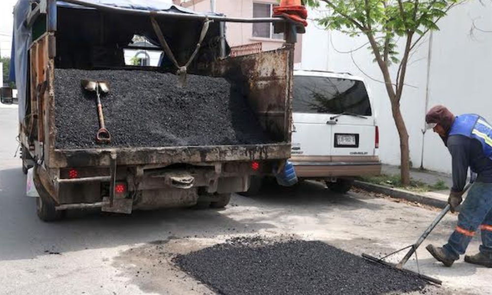 Gobierno de San Nicolás atiende reportes ciudadanos y realiza trabajos de bacheo