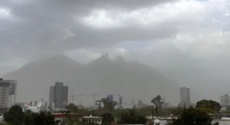 Las autoridades advierten sobre rachas de viento intensas en Nuevo León, afectando el clima local y la vida diaria.