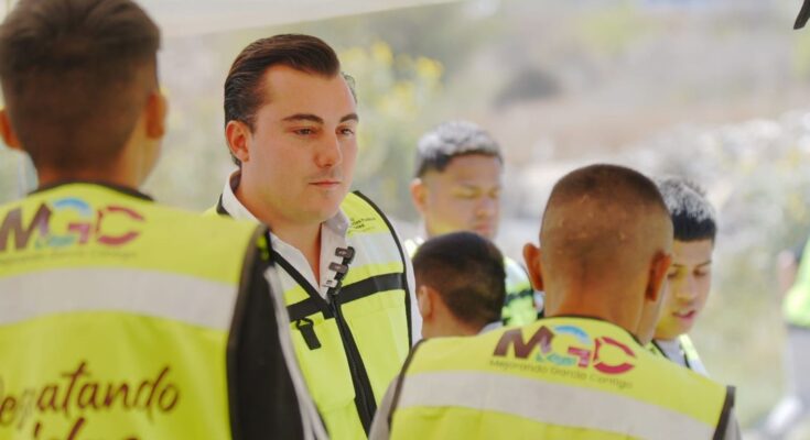 El alcalde Manuel Guerra presenta un programa destinado a ayudar a jóvenes afectados por adicciones y contextos difíciles.