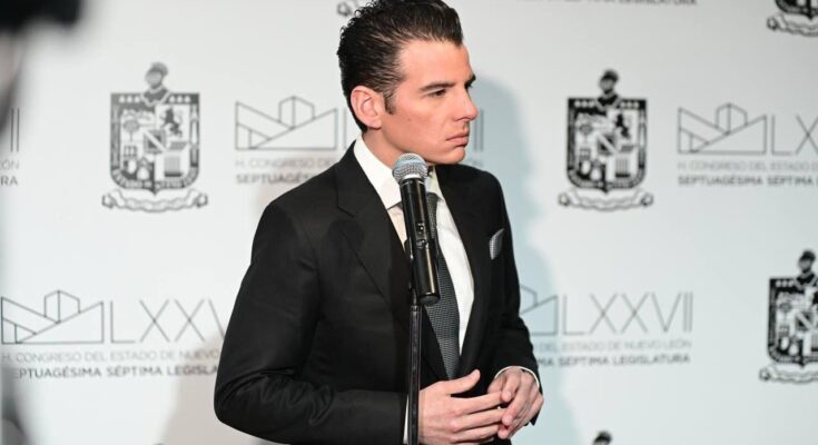 El Srio. de Gobierno Sergio Flores busca elevar la pena por extorsiones hasta 14 años en Nuevo León, presentando reformas al Congreso.