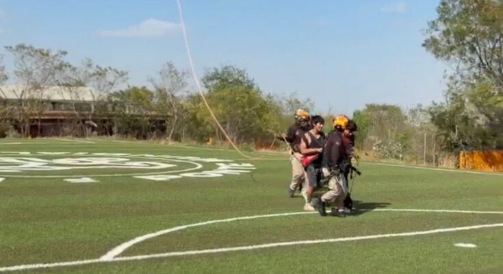 Dos menores fueron rescatados sanos y salvos en el Cerro del Topo Chico tras una intensa operación de rescate.