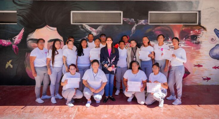 La incorporación del arte en el Centro de Reinserción Social de Escobedo impulsa los derechos de las mujeres privadas de libertad.