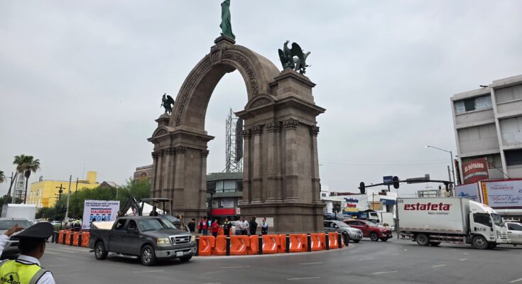 El Gobierno del Estado de Nuevo León critica la falta de consenso en cambios propuestos al Arco de la Independencia.