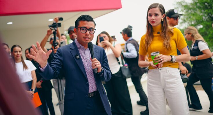 El gobierno estatal de Nuevo León lanza centros TEA+ y CITEA para apoyar a personas con autismo y sus familias.