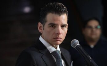 Miguel Flores revela planes para universalizar la salud en Nuevo León, enfocándose en la construcción de un nuevo Hospital Infantil.