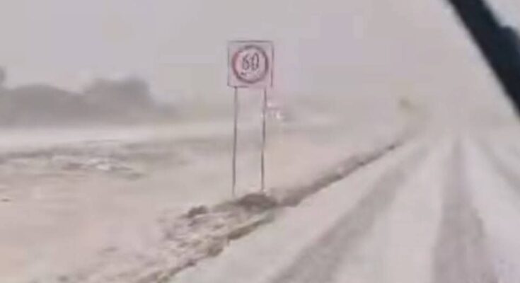 Una repentina granizada en Doctor Arroyo sorprendió a conductores, aumentando el riesgo de accidentes en la carretera.