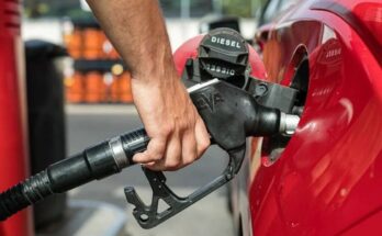 El gobierno y empresarios acuerdan mantener el costo del diésel en 28 pesos por litro para mitigar la crisis petrolera.