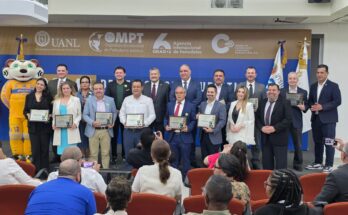 El rector de la UANL reconoció la labor de El Horizonte e Info7 en turismo y deportes de Nuevo León.