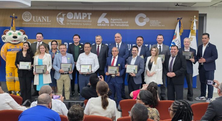 El rector de la UANL reconoció la labor de El Horizonte e Info7 en turismo y deportes de Nuevo León.