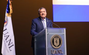 La UANL reconoce el esfuerzo y compromiso de 308 estudiantes en su programa Telentos Universitarios en evento especial.