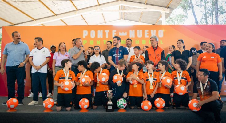 La construcción de 550 canchas en Nuevo León supera la meta inicial y se alinea con el Mundial 2026, un gran legado deportivo.