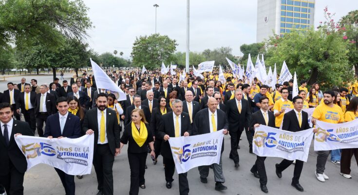 La comunidad de la UANL celebra 55 años de autonomía, reafirmando su compromiso con la educación y la cultura en México.