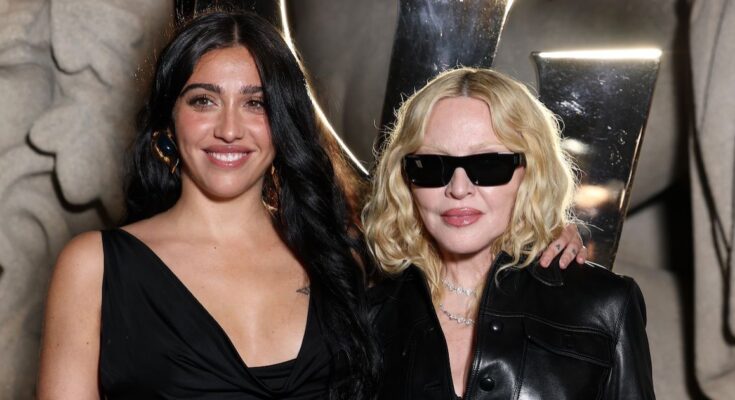 Descubre cómo la música ayudó a Madonna y Lourdes León a superar su distanciamiento y reconciliarse.