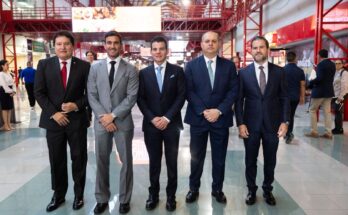 El funcionario Miguel Flores destaca la importancia de la CMIC en el desarrollo de infraestructura en Nuevo León.
