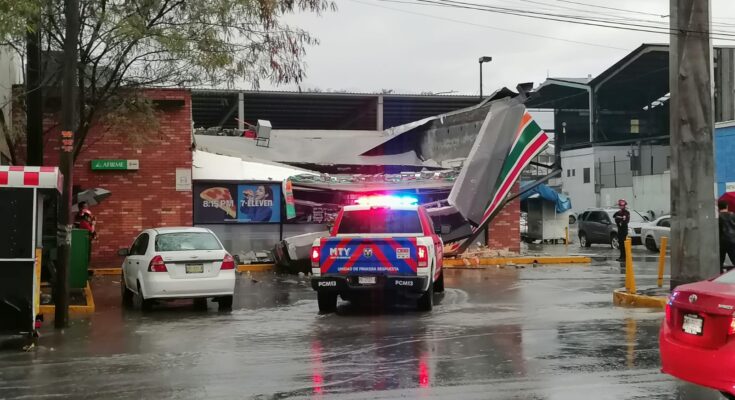 Un sorprendente colapso del techo de un establecimiento en Monterrey deja a muchos en shock y bajo evaluación de emergencia.