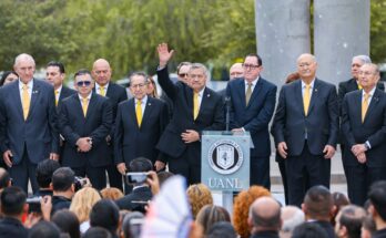 La autonomía universitaria es clave para formar profesionales comprometidos con la transparencia y la ética, según Santos Guzmán.