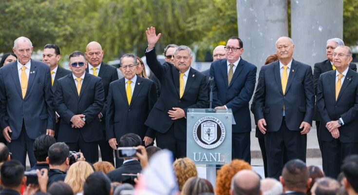 La autonomía universitaria es clave para formar profesionales comprometidos con la transparencia y la ética, según Santos Guzmán.