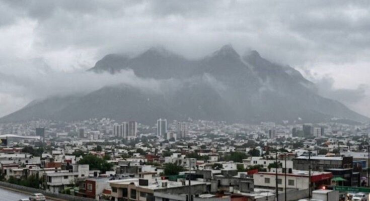 Las últimas informaciones meteorológicas alertan sobre el aumento de lluvias en Nuevo León debido a un sistema frontal.