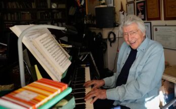Descubre la extraordinaria relación entre Rocío Jurado y Manuel Alejandro, una historia de amor musical que perdura en el tiempo.