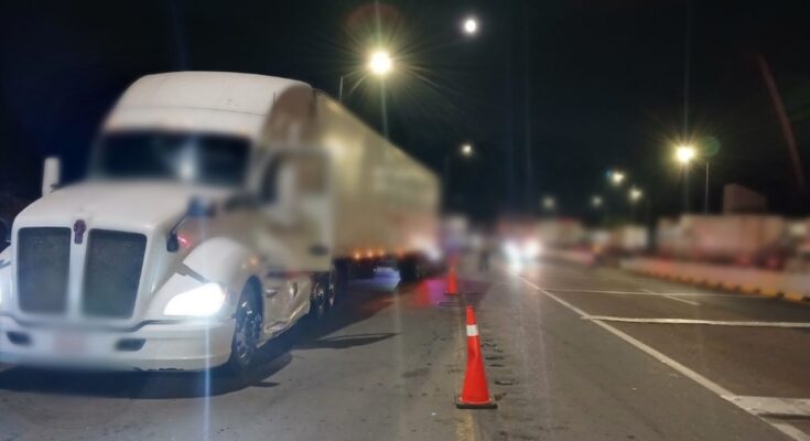 Descubre las últimas novedades sobre el tráfico y bloqueos en la autopista México-Toluca este 1 de julio.
